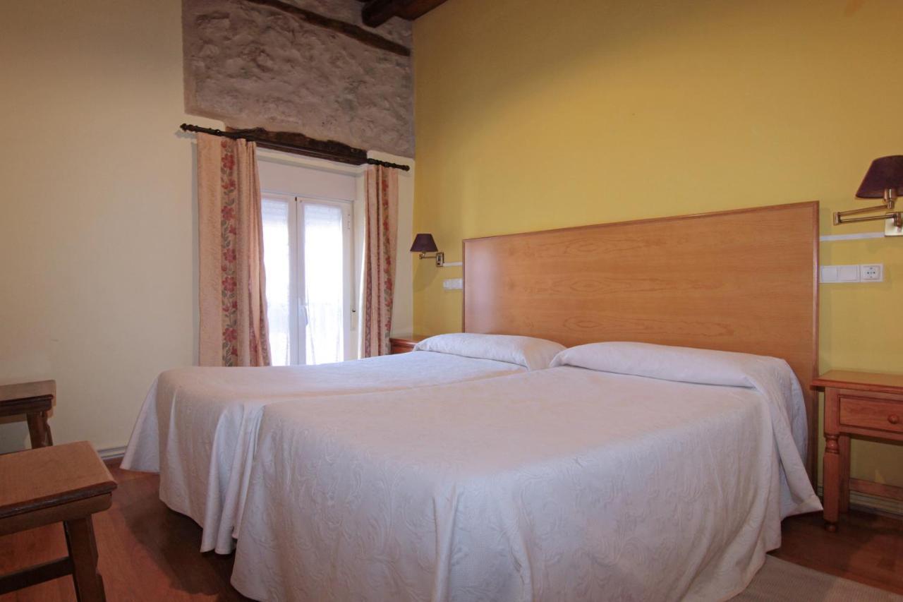 Hotel Rural Los Abuelos Montemayor de Pililla エクステリア 写真