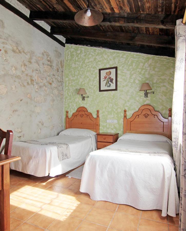 Hotel Rural Los Abuelos Montemayor de Pililla エクステリア 写真